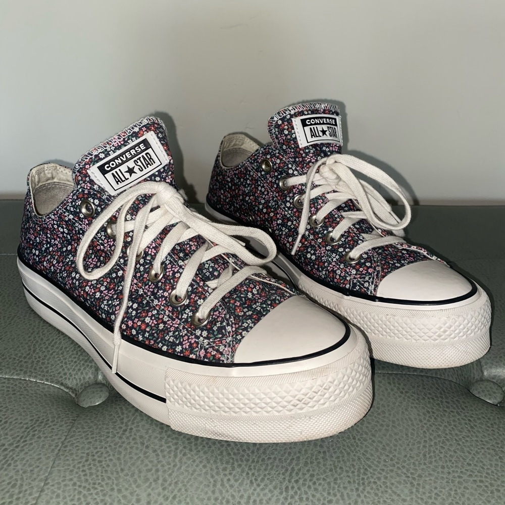 COPY - Floral Platform Converse Chuck Taylor Low Top - US 9